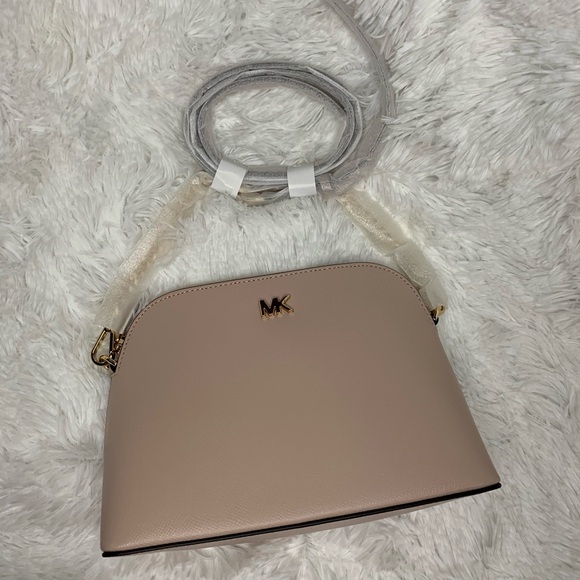 Michael Kors crossbody - Picture 1 of 7